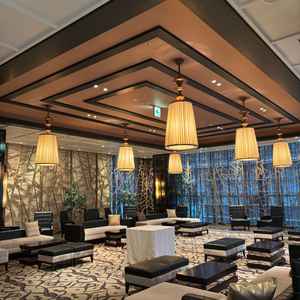 ゲストの待合室。ホテルのロビーのような空間です。