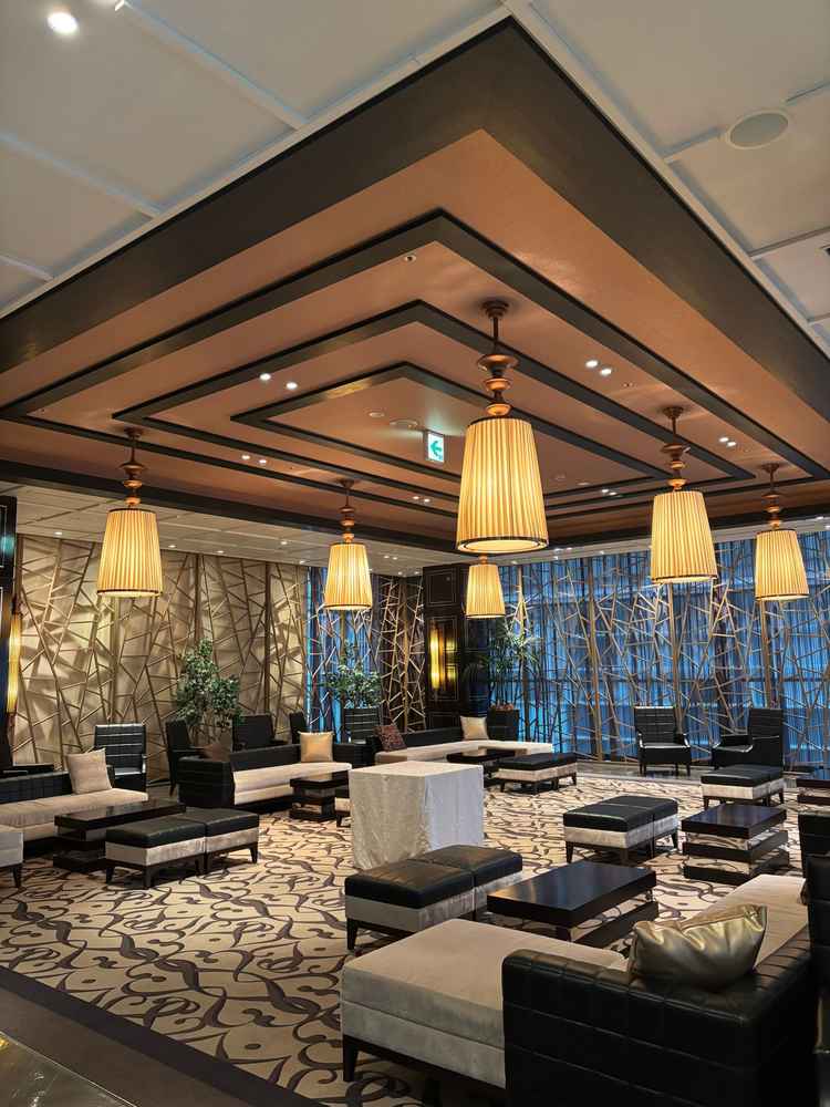 ゲストの待合室。ホテルのロビーのような空間です。