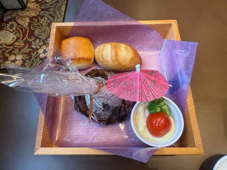 冷めないように包んでありました。