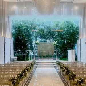 チャペルの画像。クリスタルが天井に広がっていてとても素敵でした。