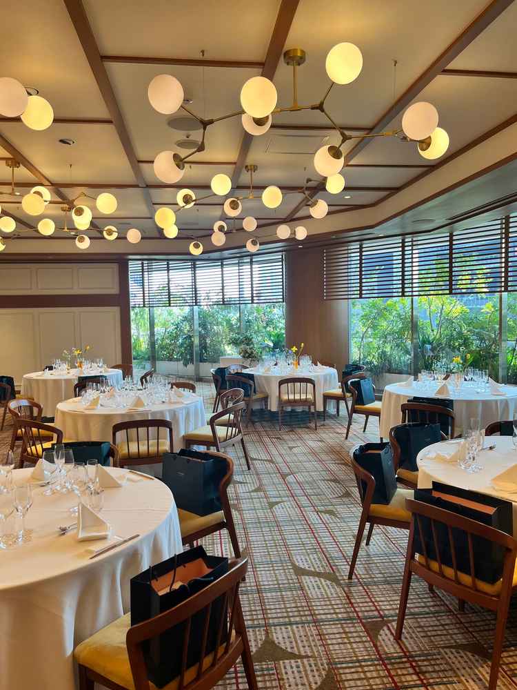 式場の様子です。温かみを感じます。