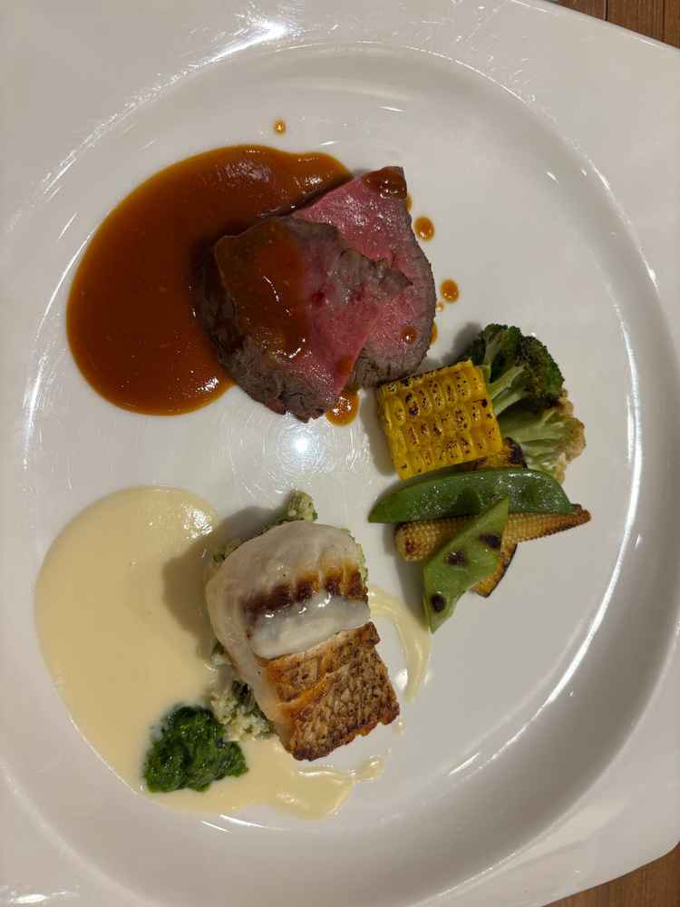 お肉も魚も食べさせてもらえた。