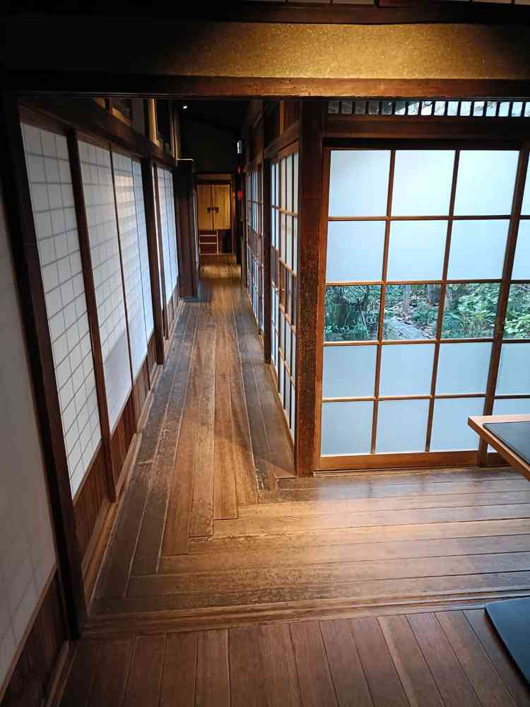 ゲストも親しみやすい風情ある廊下となっておりました。