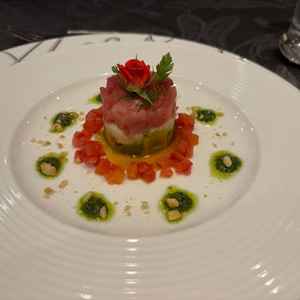前菜。お料理の説明の際に、マジックソルトを使用と仰っていた。庶民的に感じてしまった。