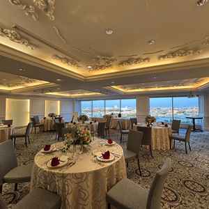 披露宴会場パークビュー。東京ディズニーリゾートが2パークとも一望できる部屋は唯一無二だと思いました。