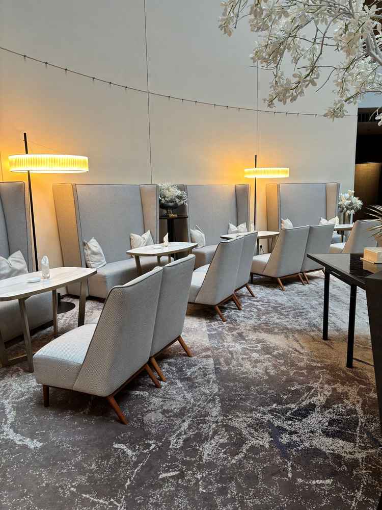 ゲストの控え室。エントランスから真っ直ぐ進んだところにあって動線が良い。