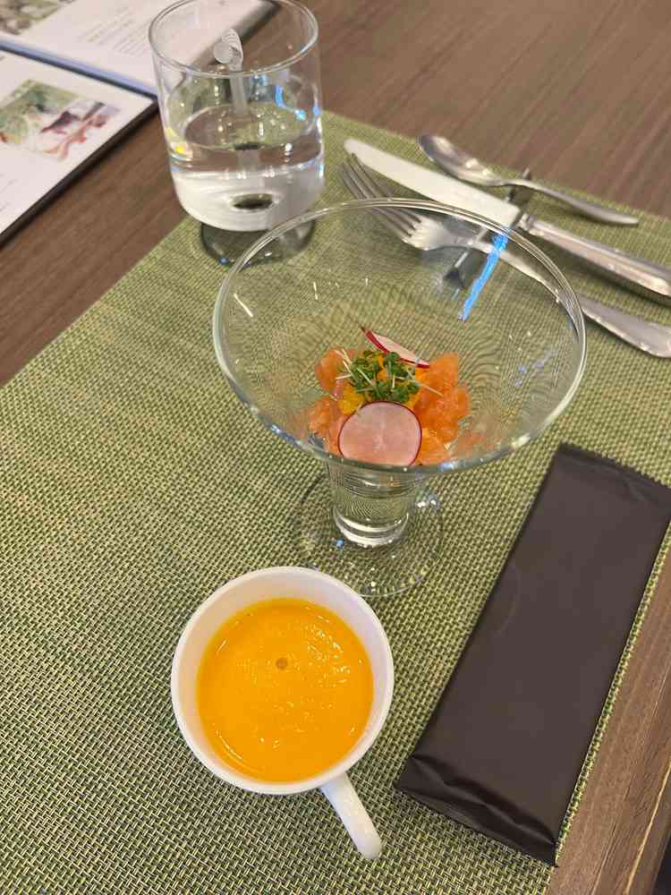 試食させていただいた食事です。海鮮が苦手な妻にもしっかり対応していました。