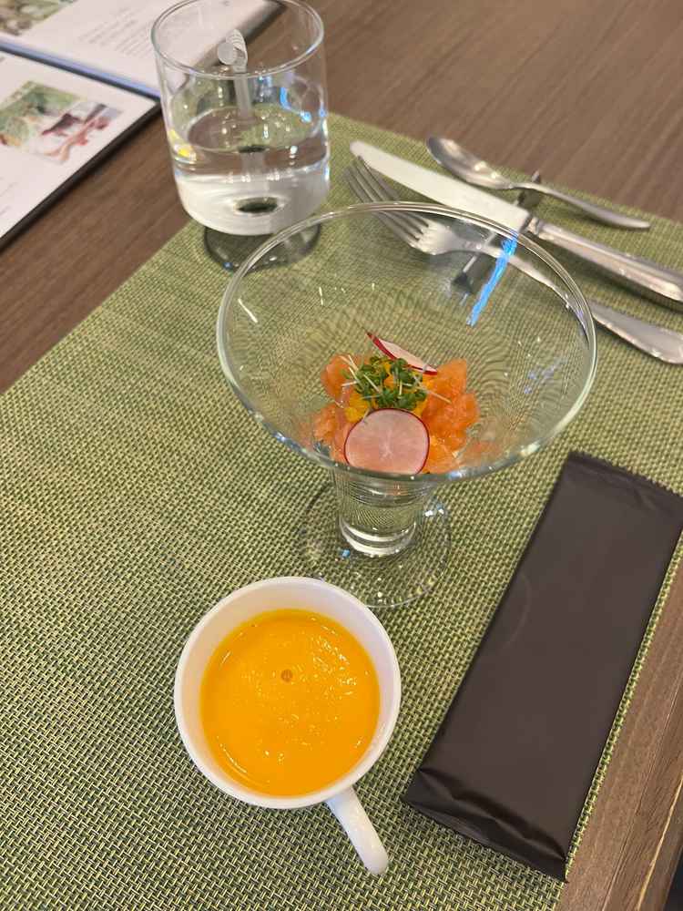 試食させていただいた食事です。海鮮が苦手な妻にもしっかり対応していました。