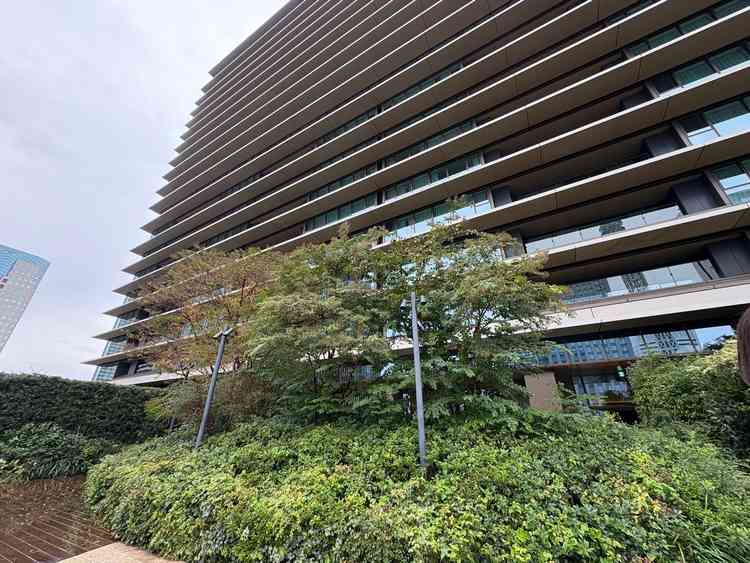 外でウェスティンホテル及び横浜のビル群をを背に写真を撮ることも可能。