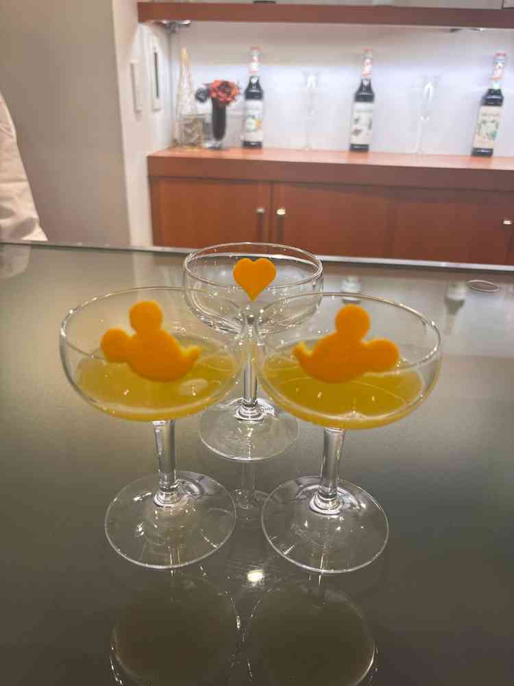 ドリンクもとても充実してました！その場で絞っていただけるオレンジジュースおいしかったです。