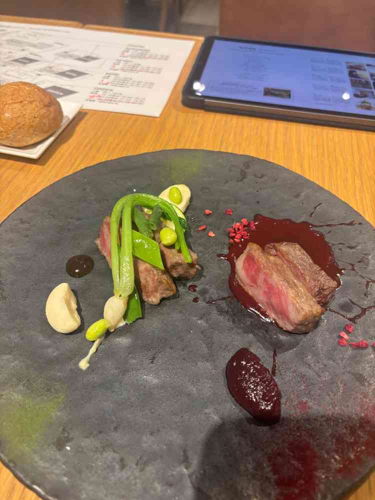 料理(緑・赤のコース)