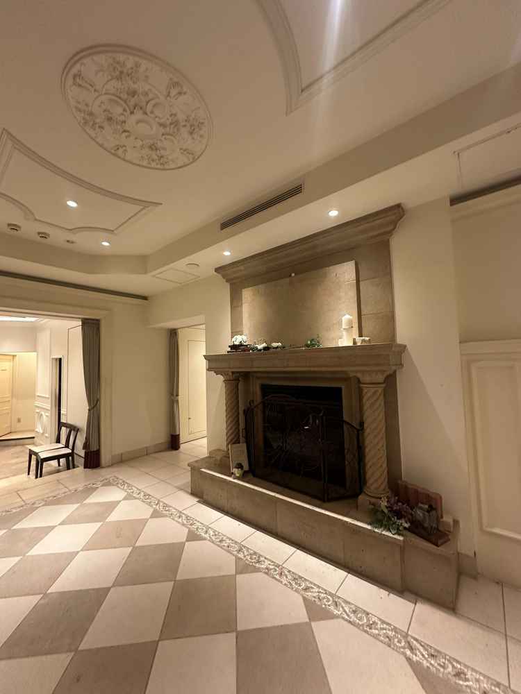 暖炉のある空間が温かみを感じました。