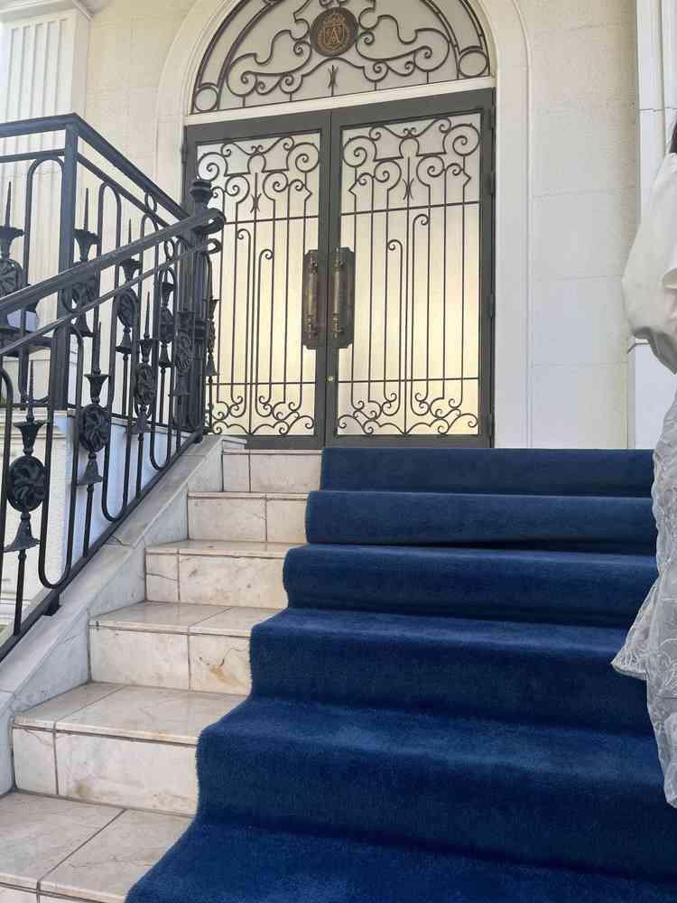 チャペルから披露宴会場に行くまでの外階段