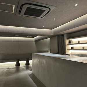 ゲスト控室は韓国カフェのような雰囲気でとてもおしゃれだなと思いました。