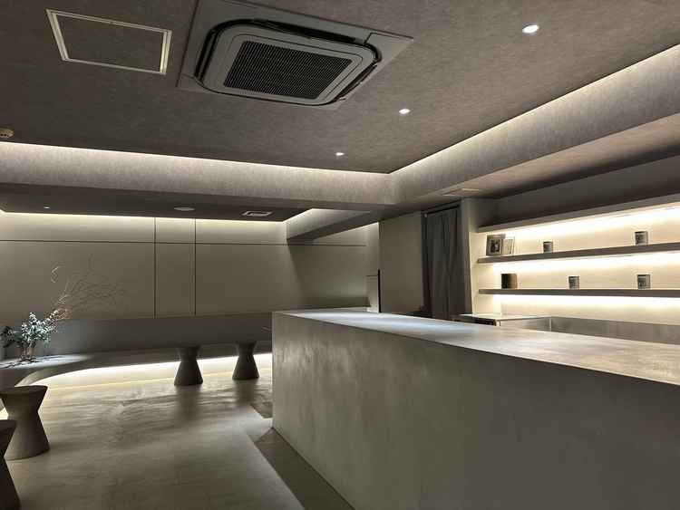 ゲスト控室は韓国カフェのような雰囲気でとてもおしゃれだなと思いました。