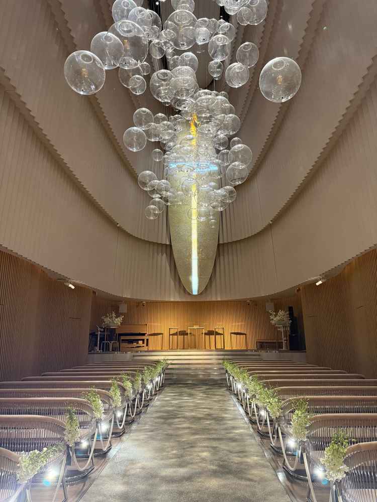 2つ目のチャペル。泡のような装飾が可愛く、写真映えしそうだなと思いました。
