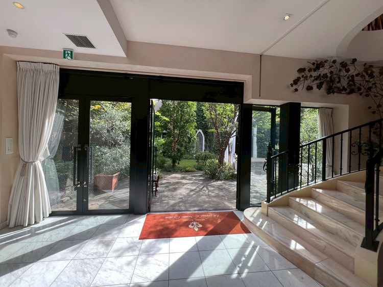 会食会場入り口（1Fロビー）