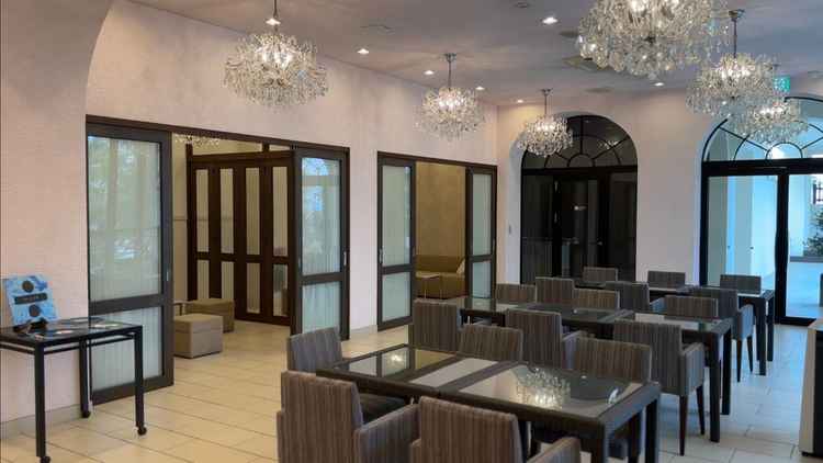 ウェルカムスペースに、親族用の個室2つ