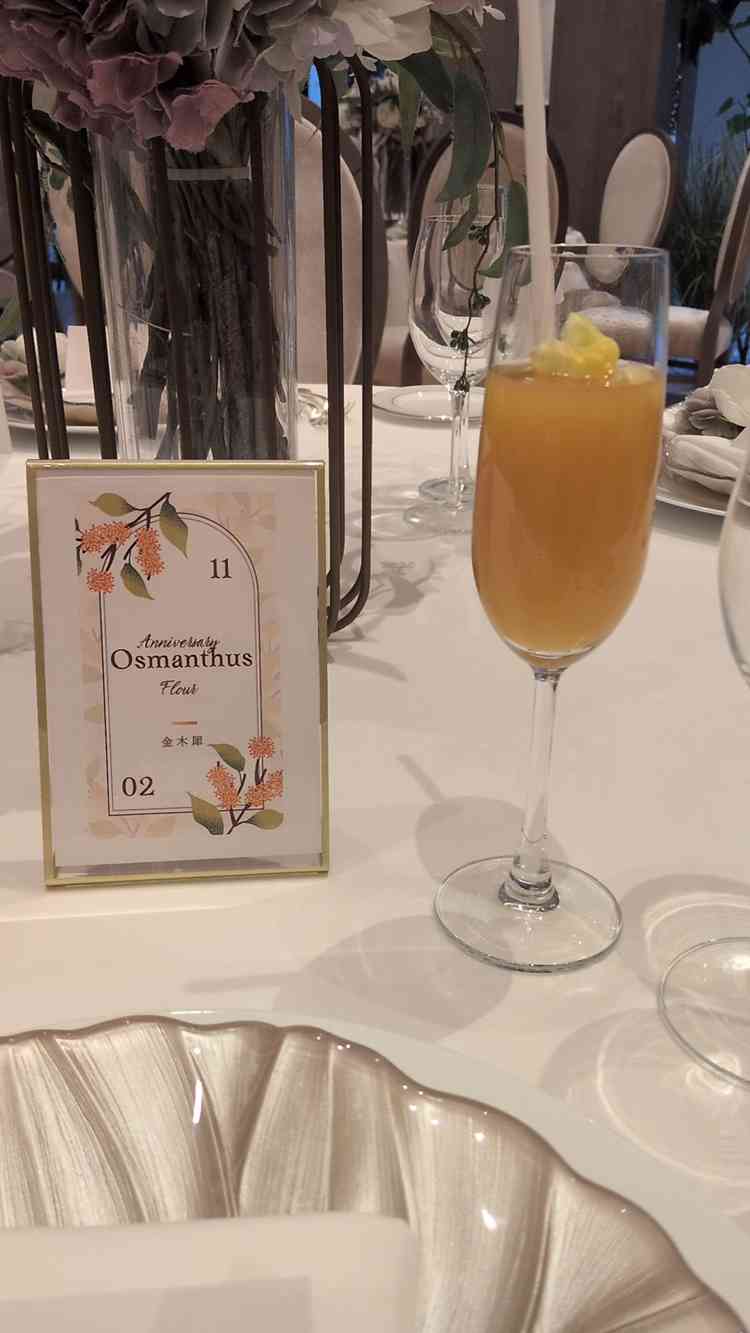 入籍日の誕生花からカクテルを作ってくださいました。ウェルカムドリンクに喜ばれそうです。