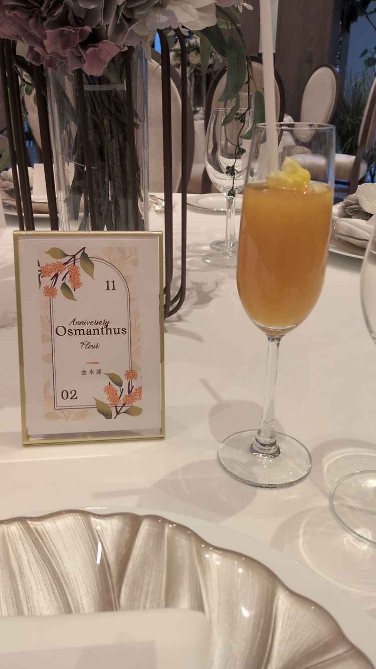 入籍日の誕生花からカクテルを作ってくださいました。ウェルカムドリンクに喜ばれそうです。