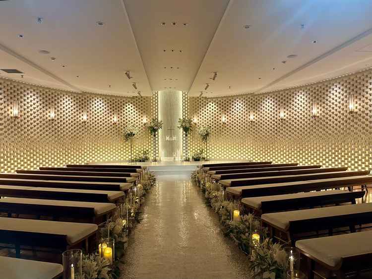 昨年リニューアルされたナチュラルで柔らかいデザインの挙式会場