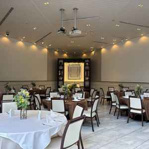 披露宴会場、写真で見たより広く感じた