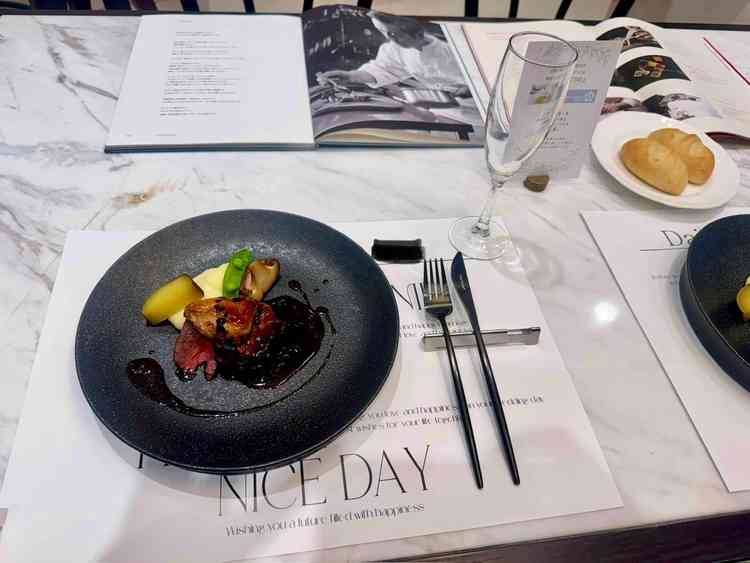 見た目も美しく、味もとても美味しいお料理でゲストにも喜ばれそうでした。