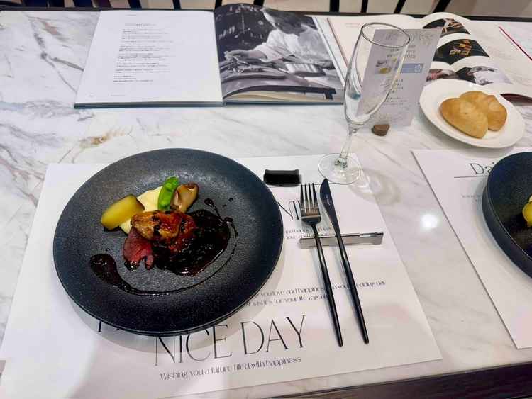 見た目も美しく、味もとても美味しいお料理でゲストにも喜ばれそうでした。