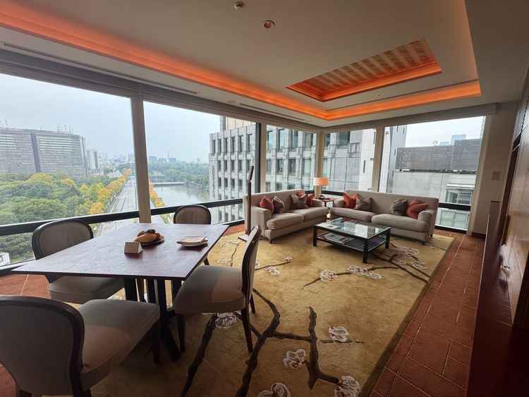 式の前後滞在となるスイートルームを見学させていただきました。家族とも十分に過ごす時間を作れそうでした