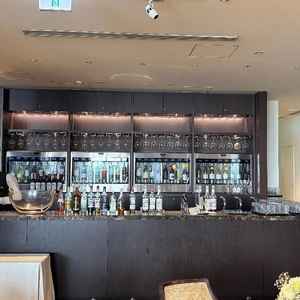 バーカウンター併設の披露宴会場