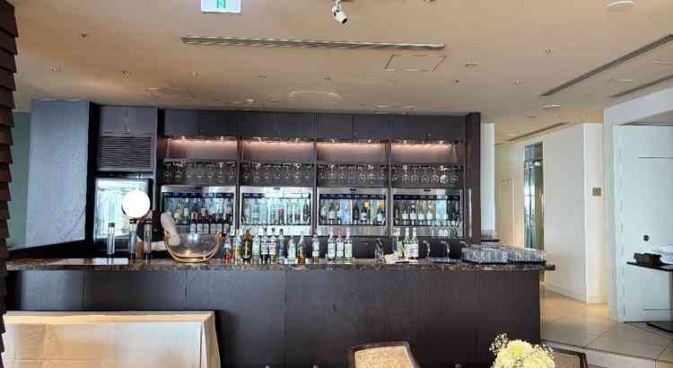 バーカウンター併設の披露宴会場