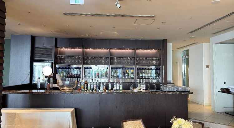 バーカウンター併設の披露宴会場