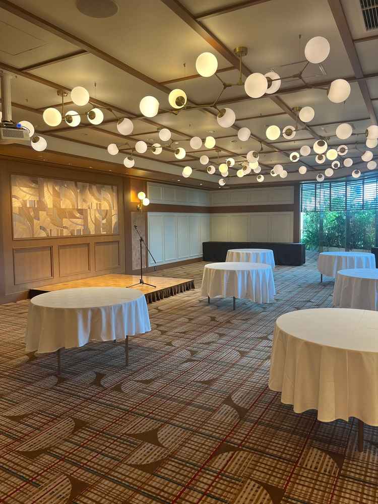 披露宴会場。窓があるのが良いです。