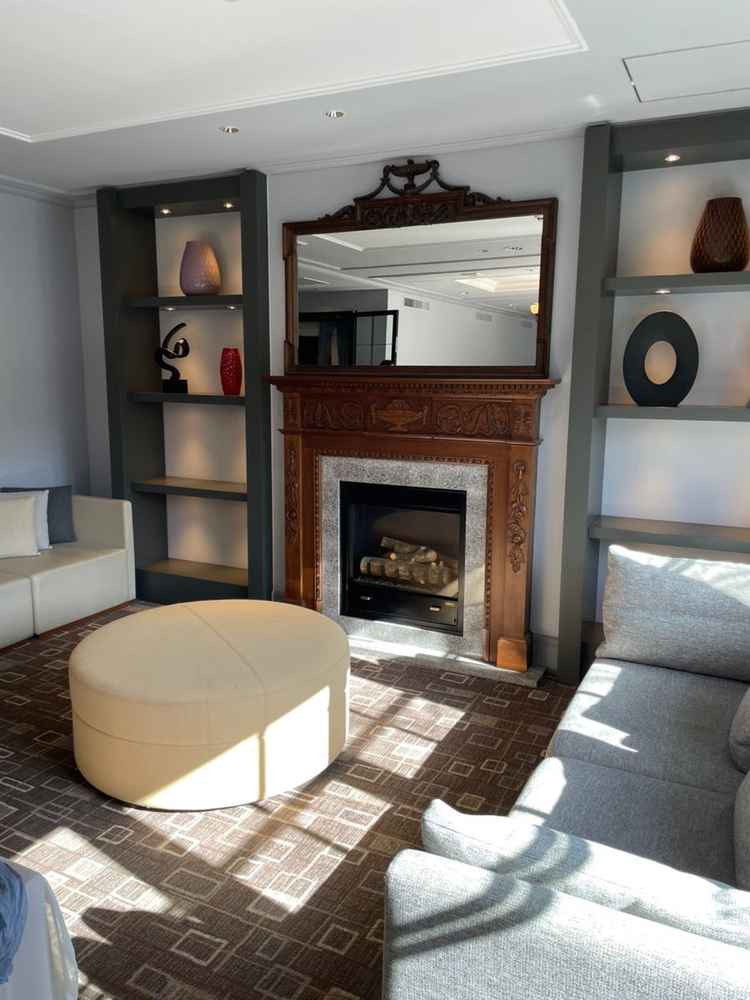 もう1つの披露宴会場。1つめの披露宴会場より、スペースが広く、素敵なテラスがあるのが印象的でした。