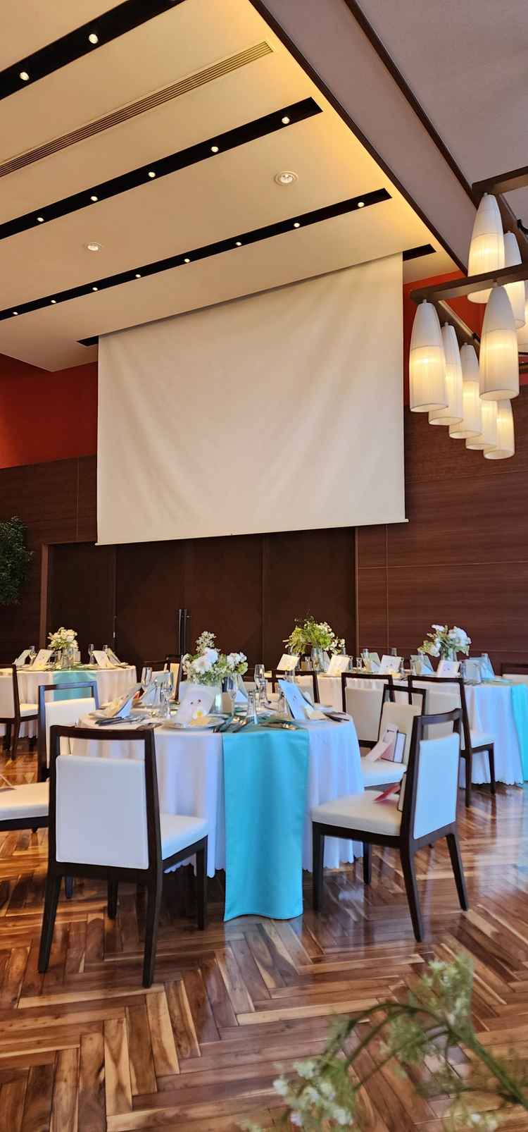 プロジェクターも大きく、ムービーがしやすい設備が整っていました。