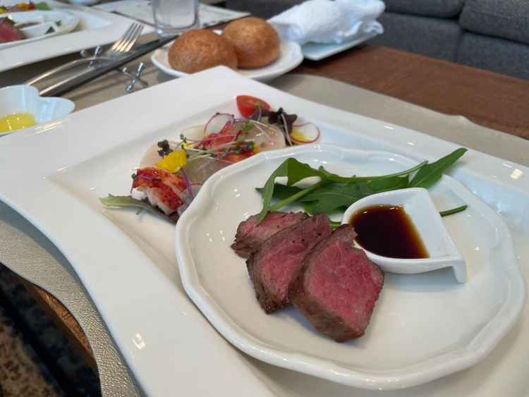 料理。お肉が美味しかったです。