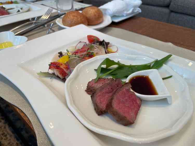 料理。お肉が美味しかったです。