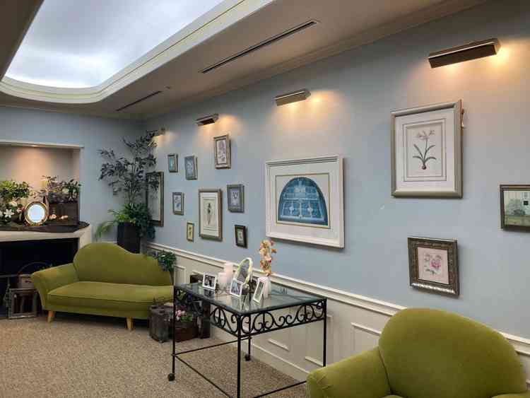 ブライダルフロアは貸切でそのフロアのエレベーター前。