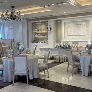 披露宴会場も上品で落ち着いた雰囲気でした。