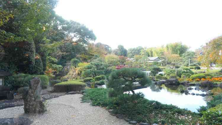 綺麗に手入れされた庭園。