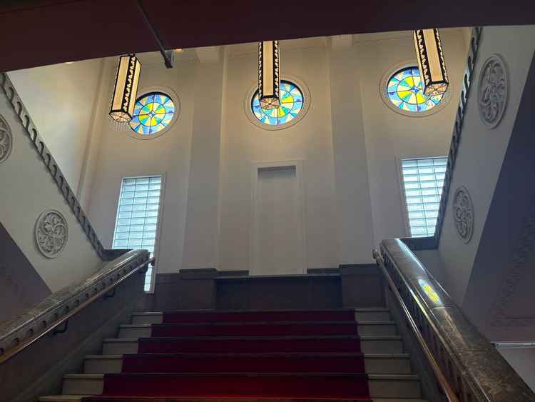 印象的なステンドグラス