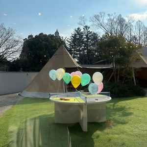 披露宴会場。キャンプの庭。可愛い