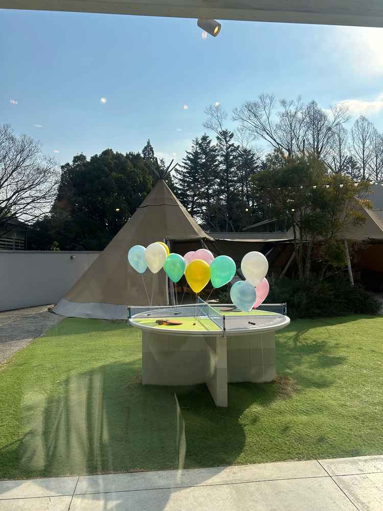 披露宴会場。キャンプの庭。可愛い