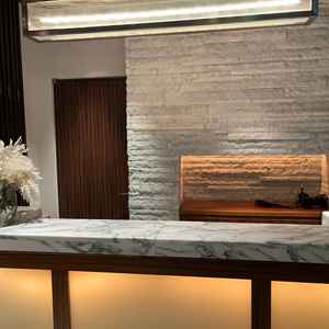 受付はこじんまりしていたがスタイリッシュな感じだった