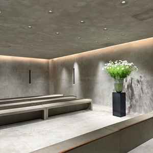 式場。式場まで過去現在未来を表す道を通りこの空間に着きます。ここでファーストミートもできます。