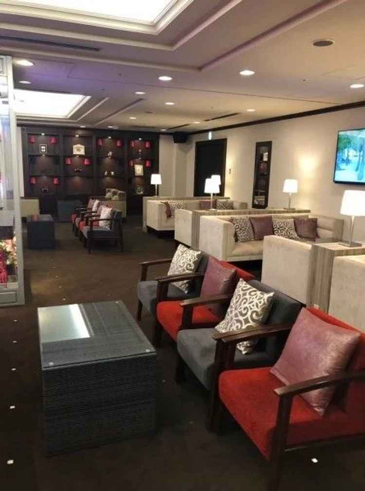 待合室は席が多く友人が楽しめます。