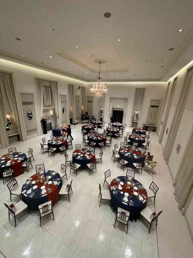 披露宴会場を2階から撮った写真。