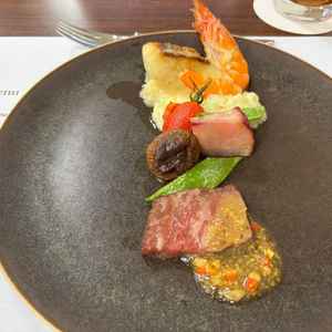 お料理はお肉が美味しかったです。