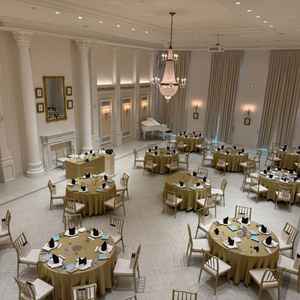 大階段は思ったよりも高さが低めでしたが、ゲストからもみやすく配慮されていました。