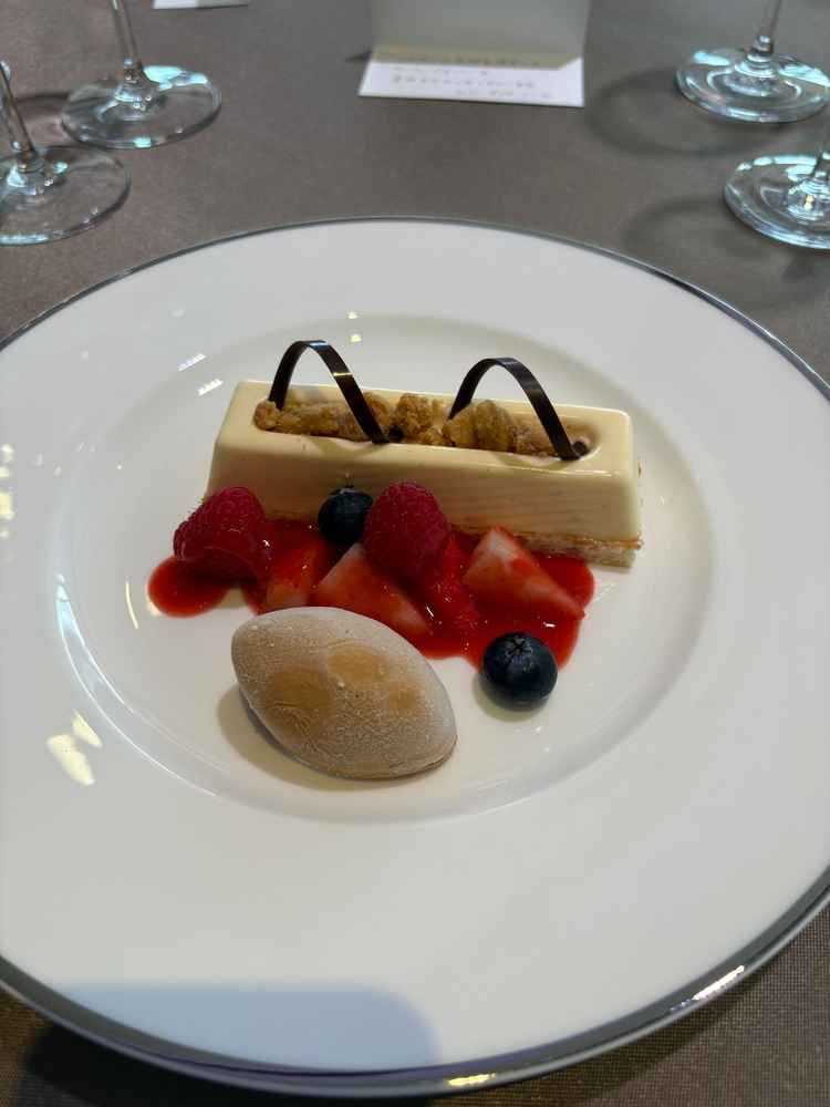 試食。スイーツがいまいちでした。。